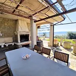 Salt & Sun Apartment *