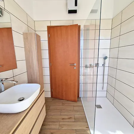 Salt & Sun Apartment *